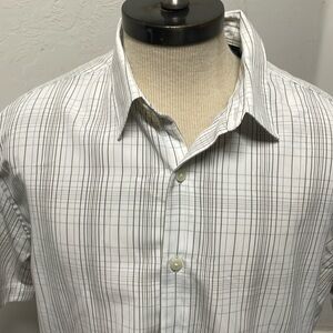 Axis white button down shirt with earthtone checkered patterned size XL
